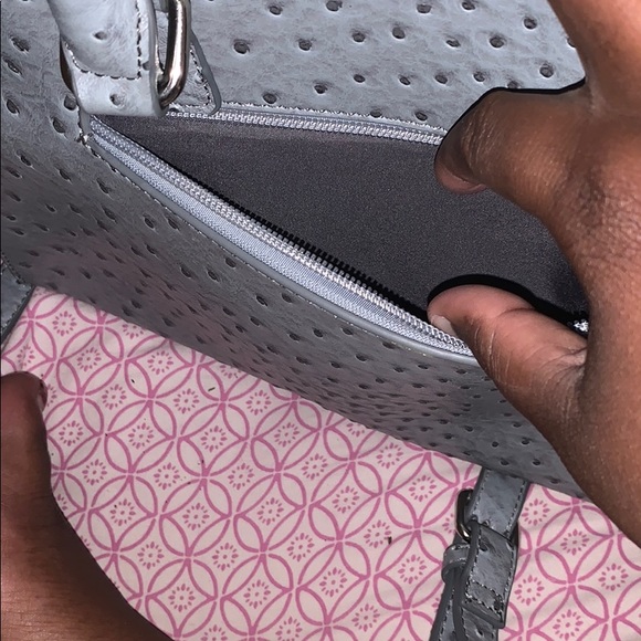 Gray looking purse - Picture 5 of 6